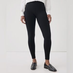 NWT/NIB Pact Black Go-to Legging